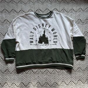 Disney Embroidered White and Green Castle Sweatshirt Walt Disney World Size XL